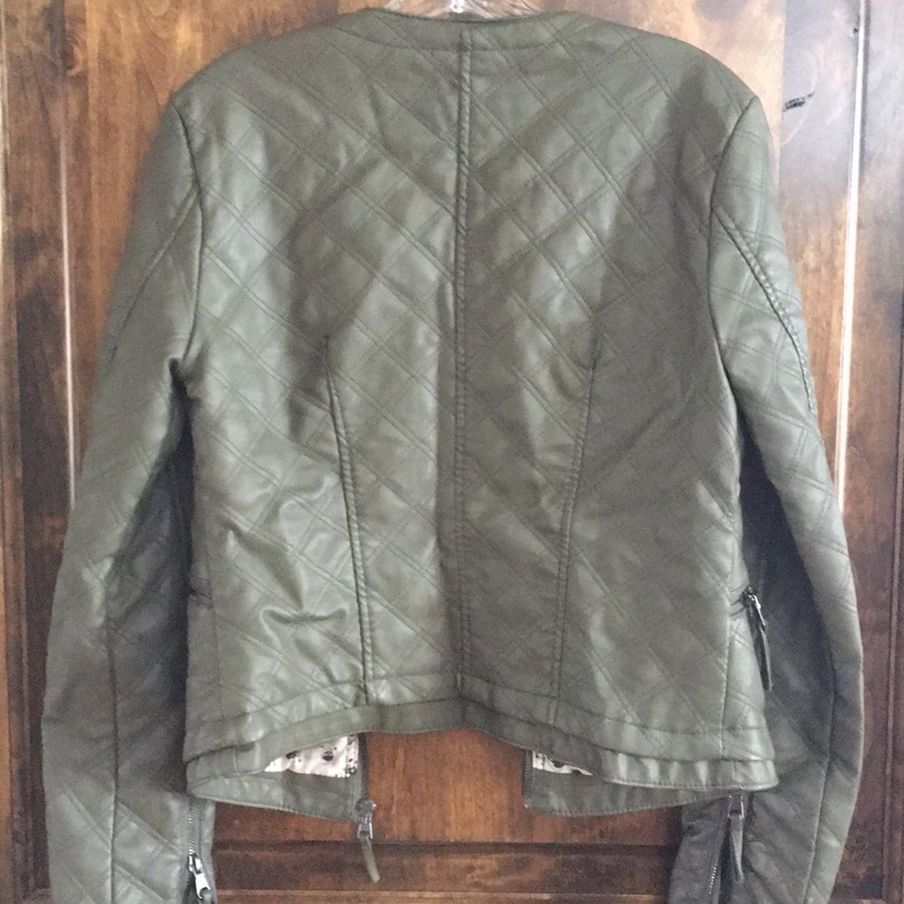 Jacket - Picture 3 of 7